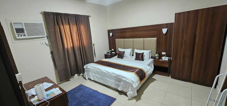 Apartment, 2 Bedrooms | Blackout drapes, free WiFi