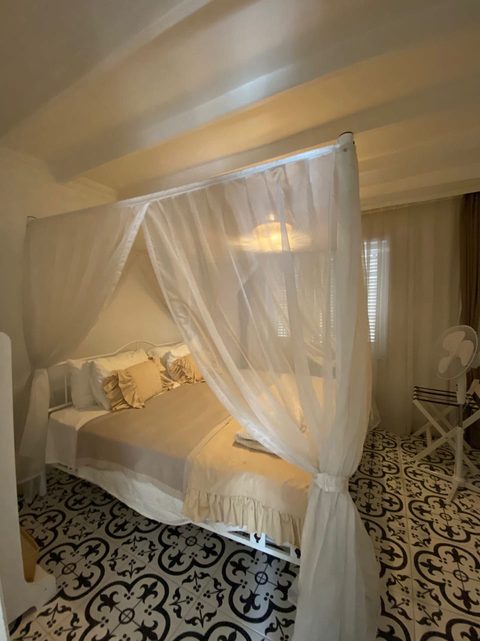 Family House, 3 Bedrooms | In-room safe, desk, laptop workspace, WiFi (free)