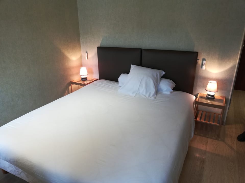 Classic Double or Twin Room (Sapin) | Premium bedding, desk, free WiFi, bed sheets