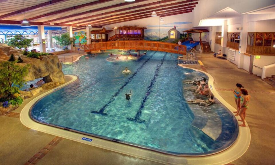 2 indoor pools