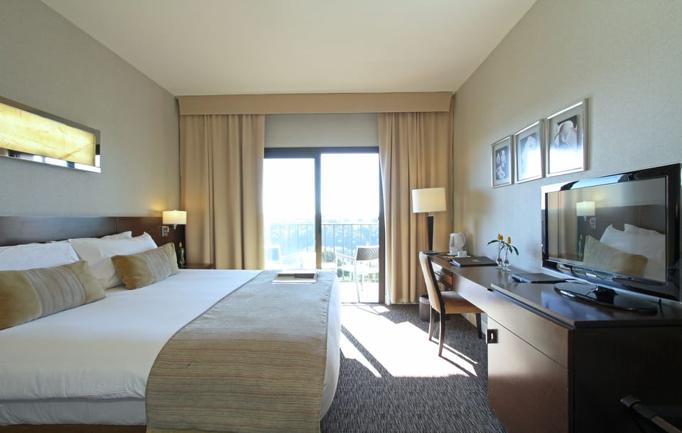 Classic Room, Balcony, River View | Premium bedding, down comforters, pillowtop beds, minibar