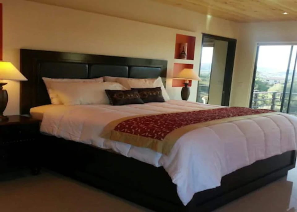 Deluxe Room | Desk, soundproofing, free WiFi, bed sheets