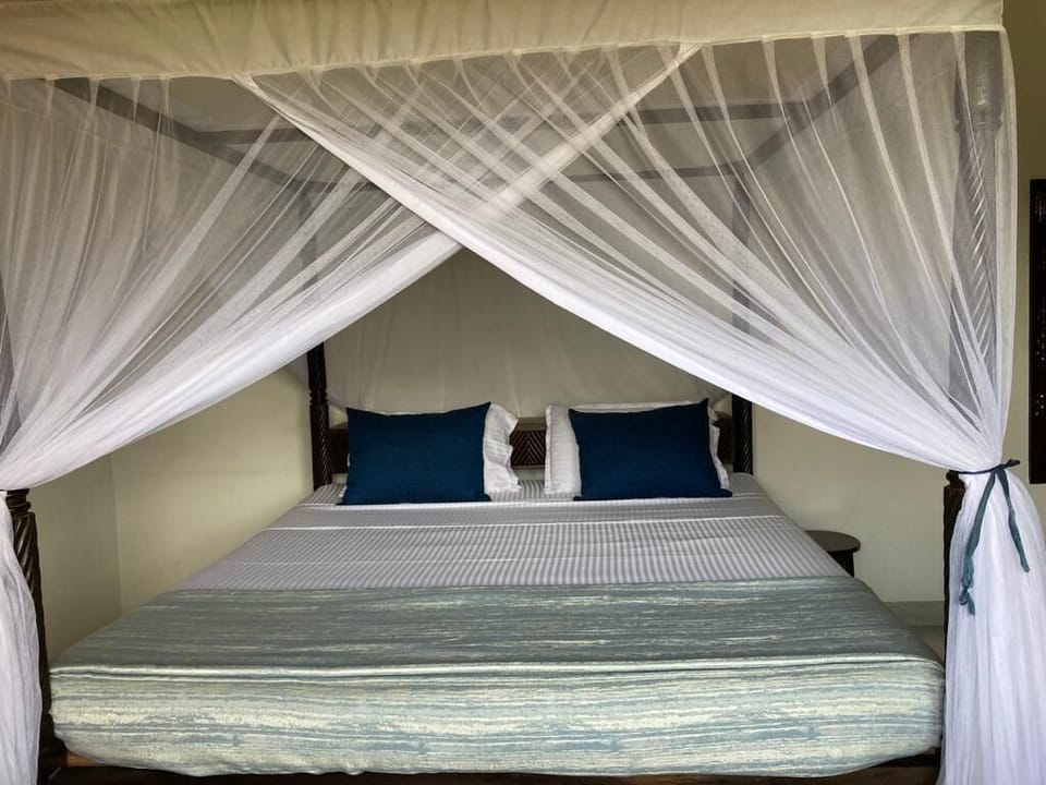 Apartment, 3 Bedrooms | Iron/ironing board, bed sheets