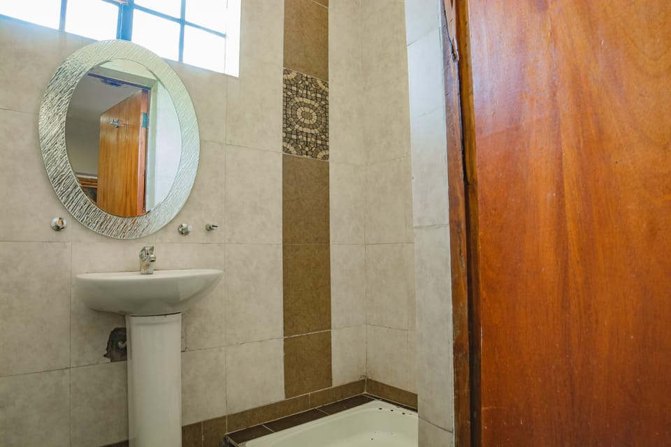 Standard Double Room, 1 Double Bed | Bathroom | Shower, slippers, towels