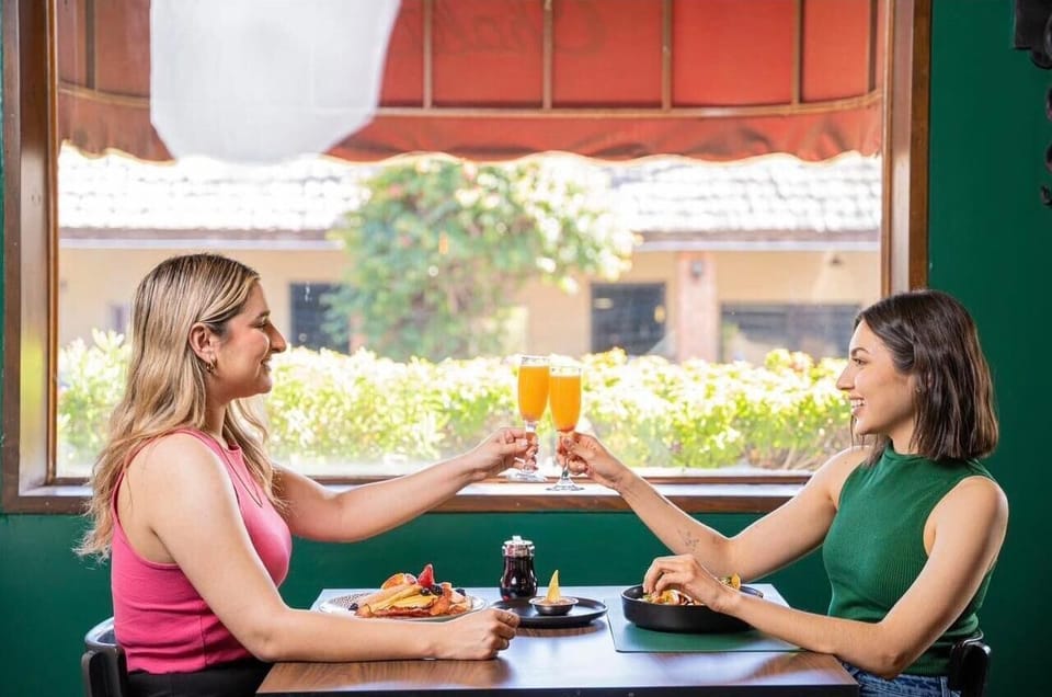 Cooked-to-order breakfast on weekdays (MXN 175 per person)