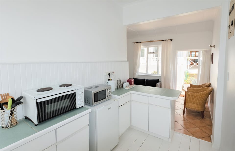 Family Apartment | In-room dining