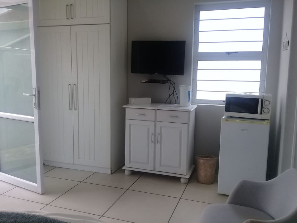 Room 5 @ 21 | In-room dining