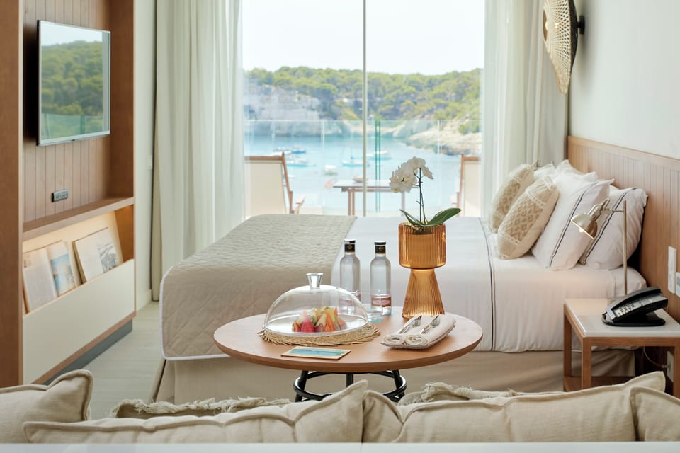The Level Junior Suite Cala Galdana View | WiFi (free), bed sheets
