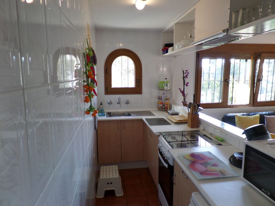Apartment, 1 Bedroom (Dali) | Private kitchen | Full-size fridge, microwave, oven, stovetop