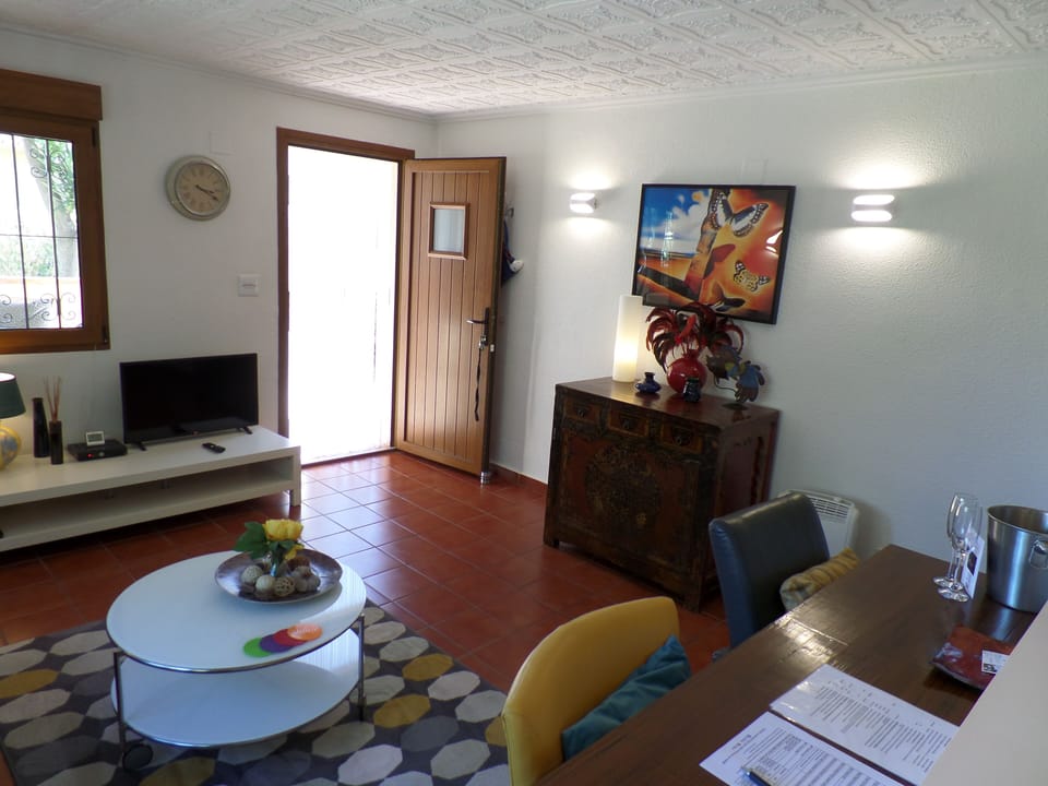 Apartment, 1 Bedroom (Dali) | 1 bedroom, desk, iron/ironing board, cribs/infant beds