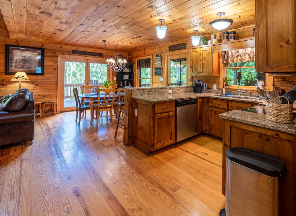 Heaven Sent Lakeview Cabin, 4 Bedrooms, Mountainside | Private kitchen | Toaster, dining tables