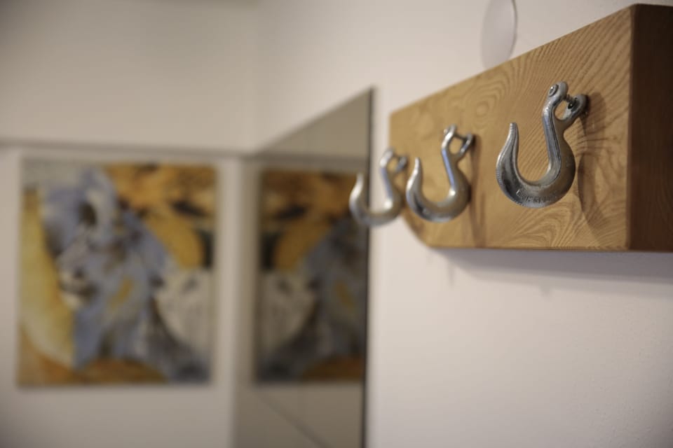 Basic Twin Room | Desk, free WiFi, bed sheets