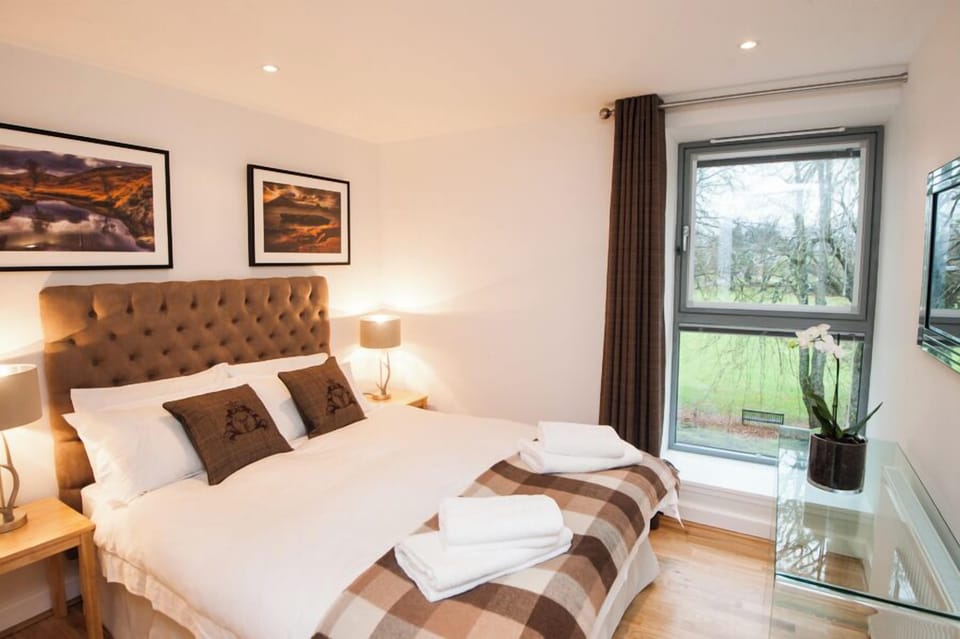 Apartment, 1 Bedroom | 1 bedroom, soundproofing, iron/ironing board, free cribs/infant beds