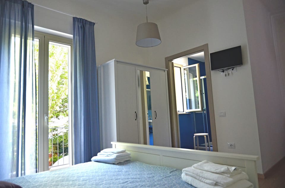 Quadruple Room | Premium bedding, minibar, in-room safe, desk