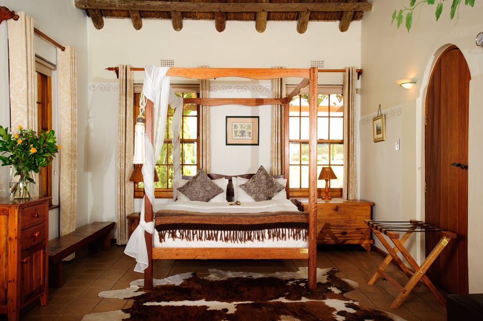 Exclusive Suite | Minibar, individually furnished, desk, laptop workspace