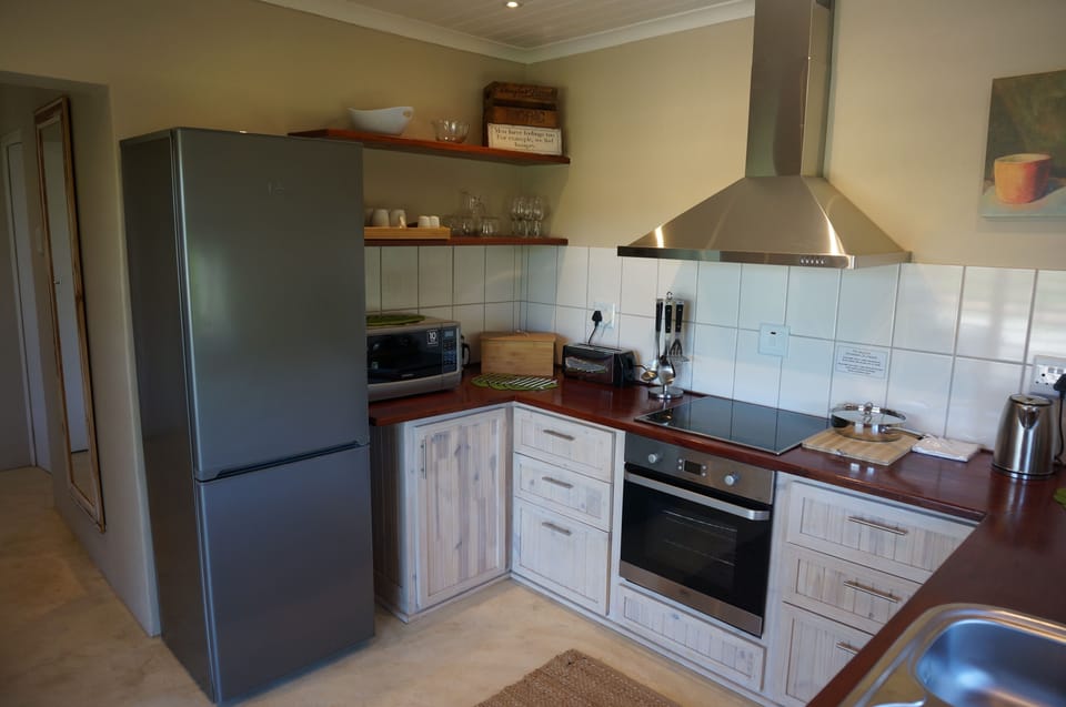 Exclusive Cottage | Private kitchen | Coffee/tea maker, eco-friendly cleaning products