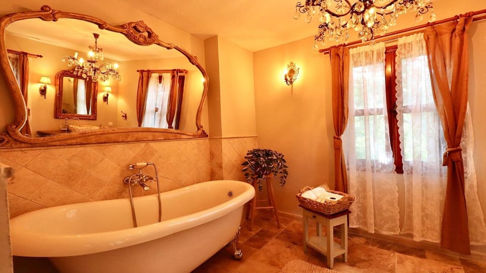 Standard Double Room, Pool View | Bathroom | Free toiletries, hair dryer, slippers, towels