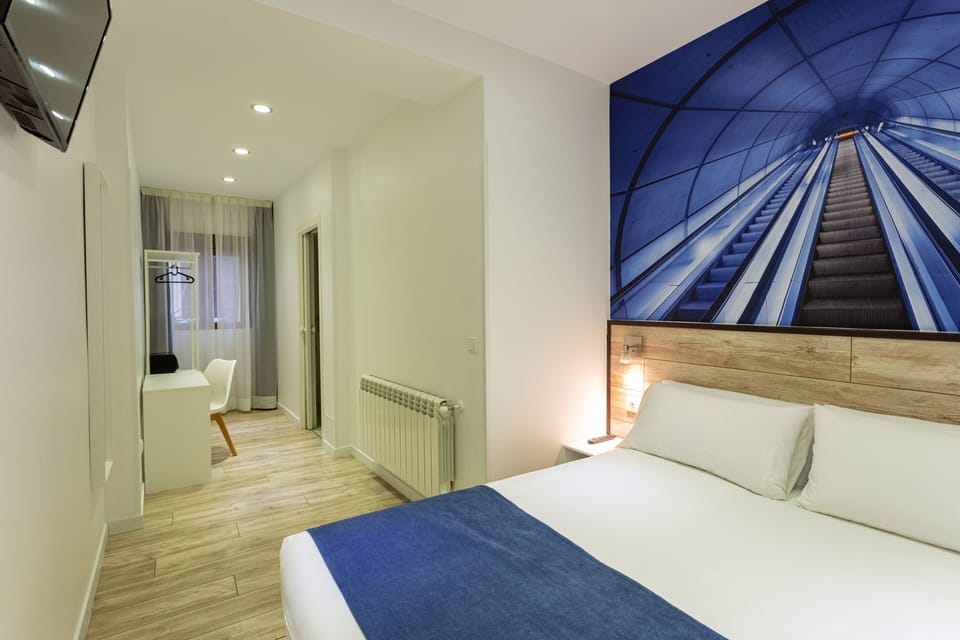 Double Room | In-room safe, individually decorated, individually furnished, desk