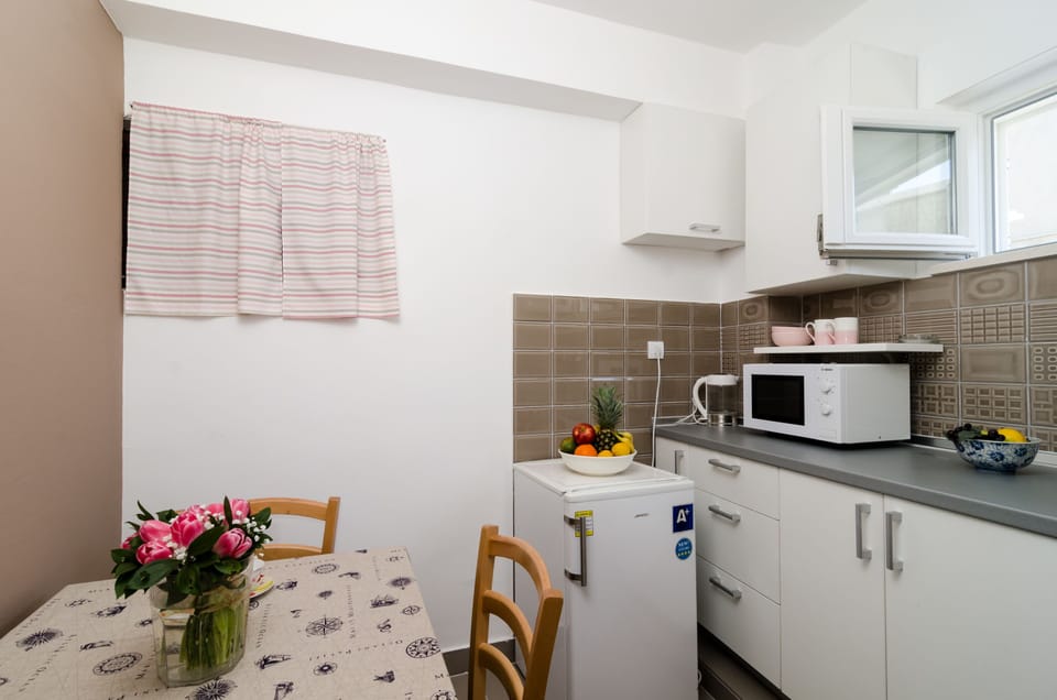 Studio | Private kitchenette