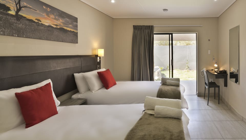 1 bedroom, premium bedding, in-room safe, desk