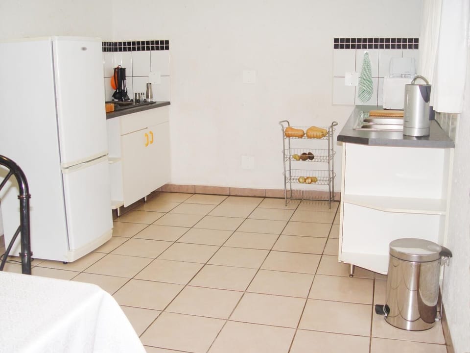 Fridge, microwave