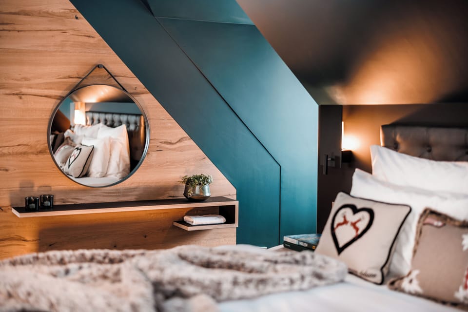 Adler Suite | In-room safe, blackout drapes, iron/ironing board, free WiFi