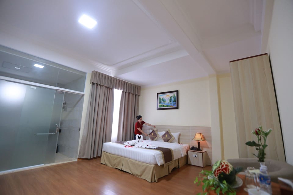 Royal Double Room, Smoking, Bathtub | Minibar, in-room safe, individually decorated, individually furnished