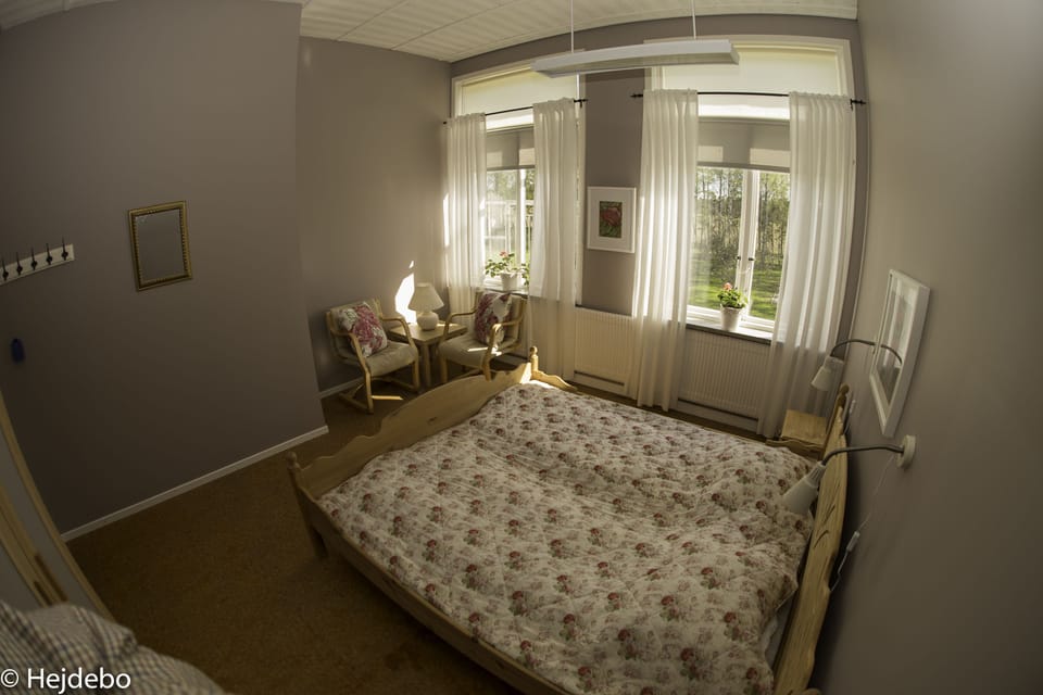 Double Room, Shared Bathroom, Garden View | Blackout drapes, soundproofing, free WiFi