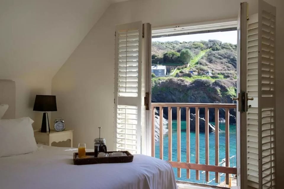 Deluxe Room | Premium bedding, iron/ironing board, travel crib, free WiFi