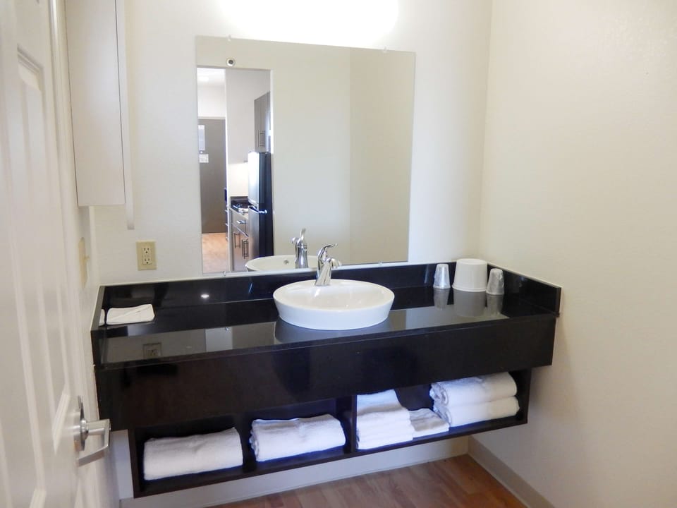 Bathroom sink