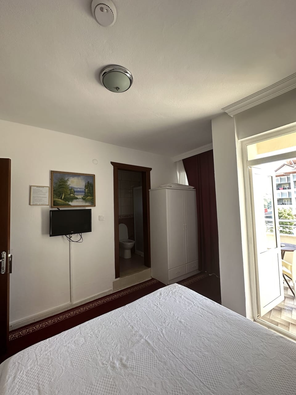 Minibar, soundproofing, free WiFi, bed sheets