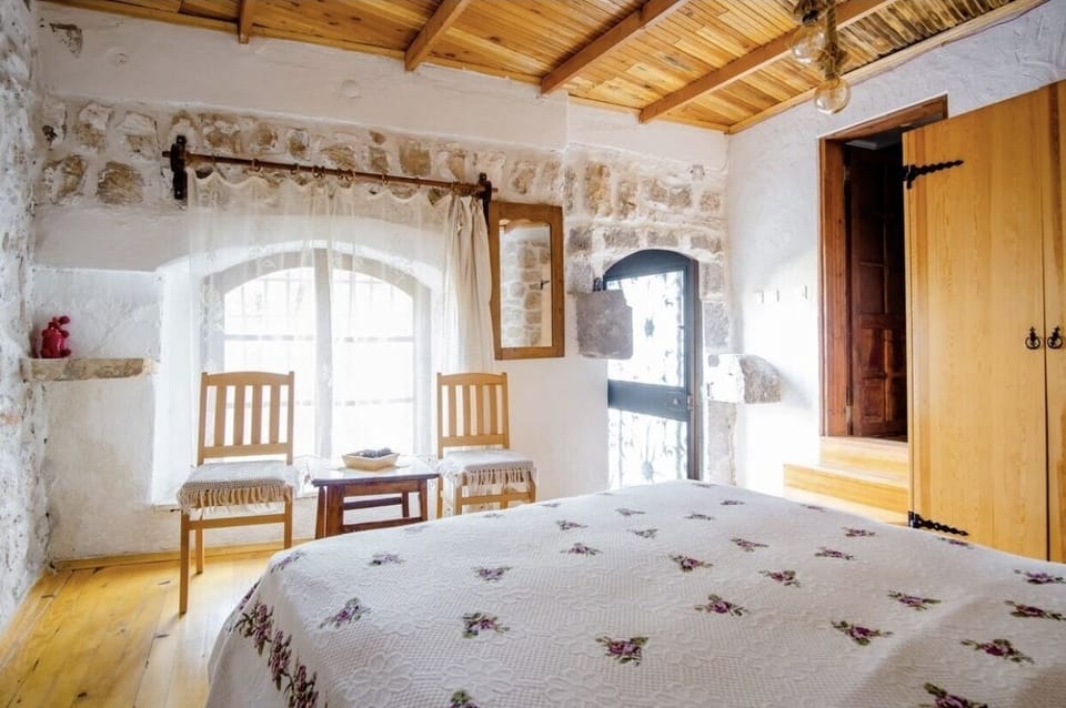 Superior Double Room, Garden View | Iron/ironing board (on request), WiFi (free)