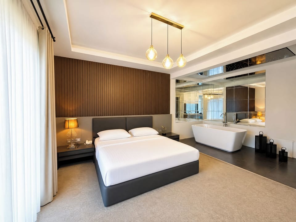 Luxury Room, Lake View | Premium bedding, Select Comfort beds, minibar, in-room safe