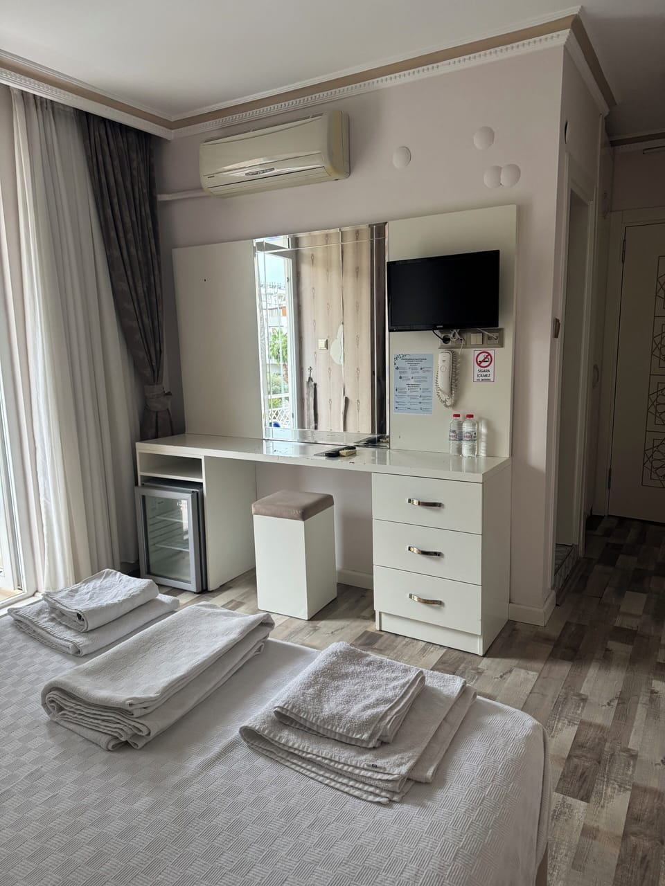 Standard Studio | Minibar, desk, soundproofing, free WiFi