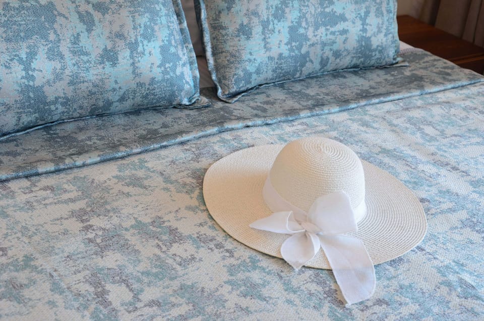 Exclusive Penthouse | Egyptian cotton sheets, premium bedding, memory foam beds, in-room safe