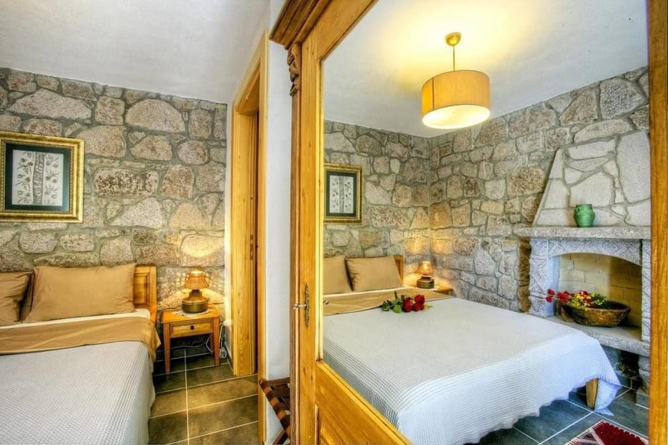Minibar, desk, iron/ironing board, free WiFi