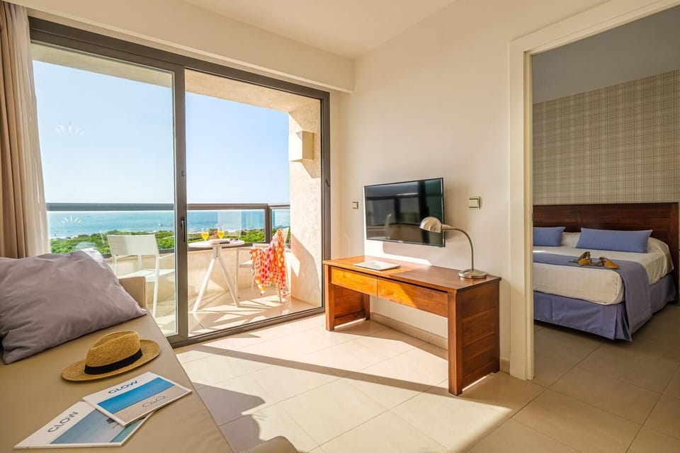 1 bedroom, in-room safe, desk, free WiFi