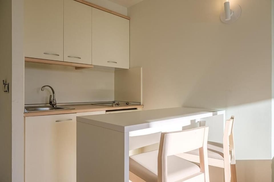 1 bedroom, in-room safe, desk, free WiFi