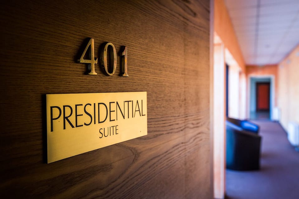 Presidential Suite | Living area | 32-inch Smart TV with digital channels, TV