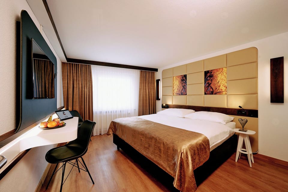 Basic Double Room, Non Smoking | Desk, free WiFi, bed sheets
