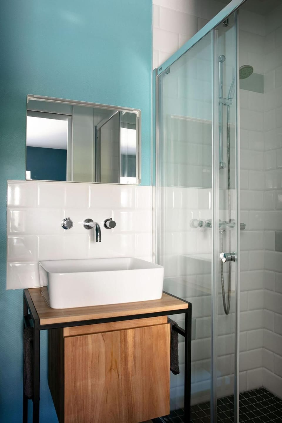Comfort Double or Twin Room | Bathroom | Hair dryer, towels, toilet paper