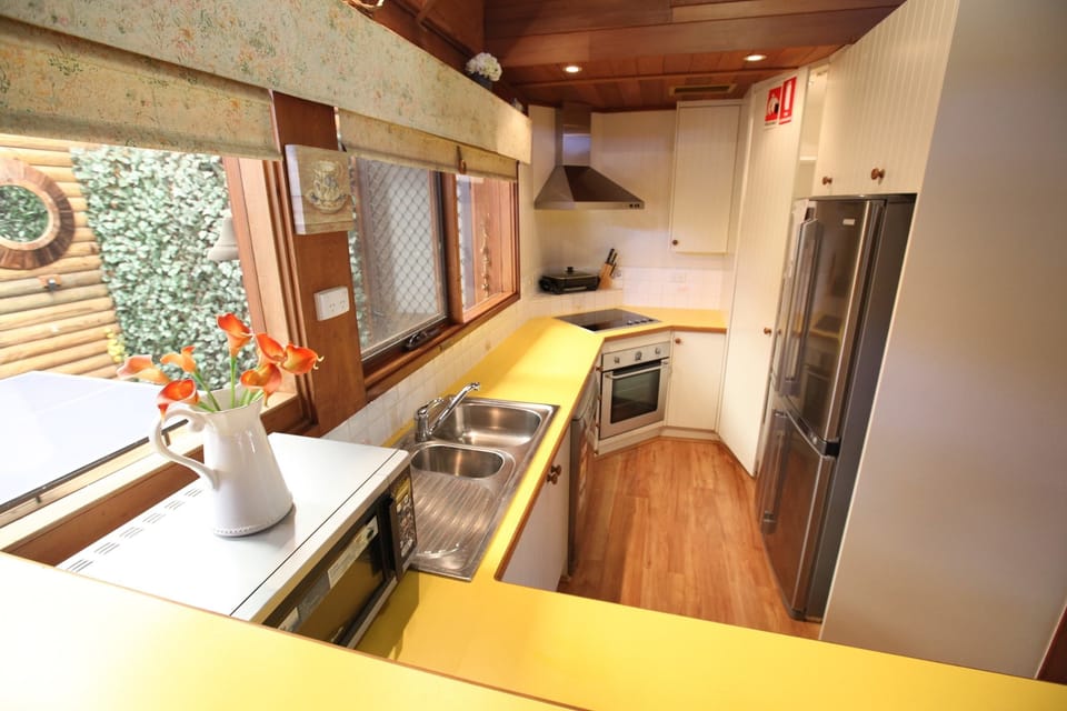 Cabin, 3 Bedrooms, Mountain View | 3 bedrooms, iron/ironing board, cribs (free), WiFi (free)