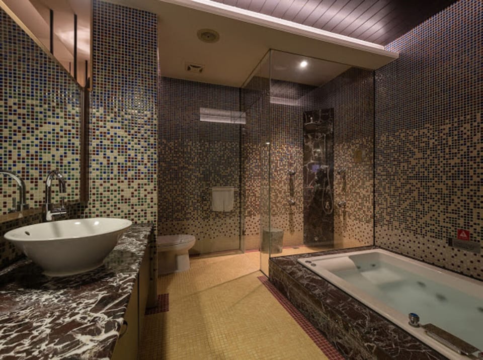 Deluxe Double Room | Private spa tub
