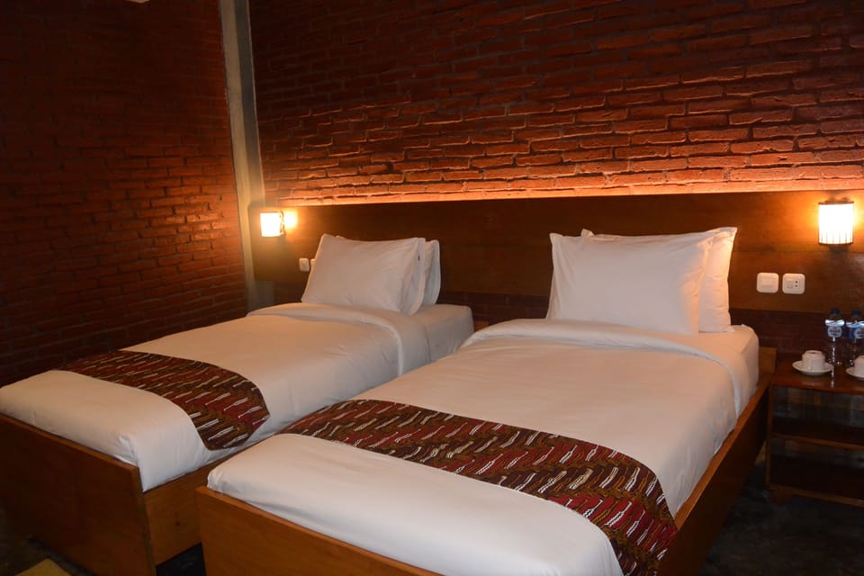 Superior Twin Room | In-room safe, desk, soundproofing, rollaway beds