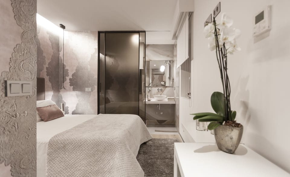 Deluxe Double Room, Hill View (MARI) | Frette Italian sheets, down comforters, Select Comfort beds