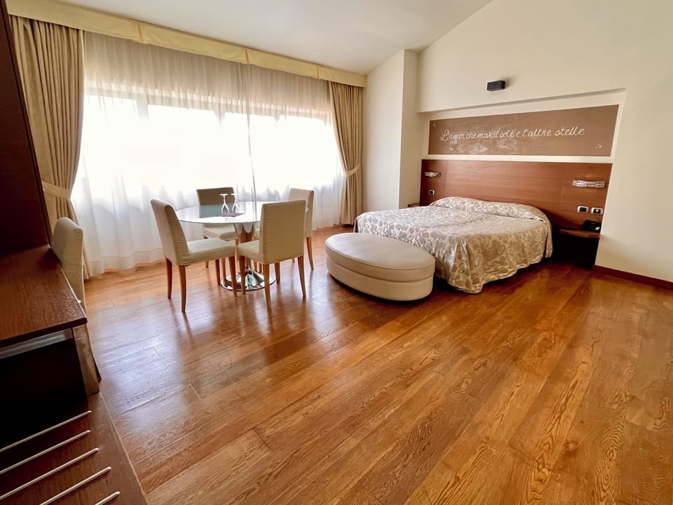Royal Suite, 1 King Bed | Minibar (free items), in-room safe, desk, WiFi (free)