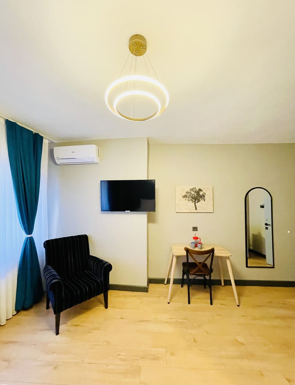 Superior Double Room | Desk, laptop workspace, iron/ironing board, free WiFi