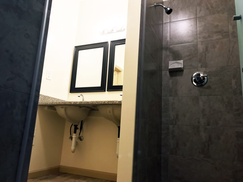 Bathroom sink