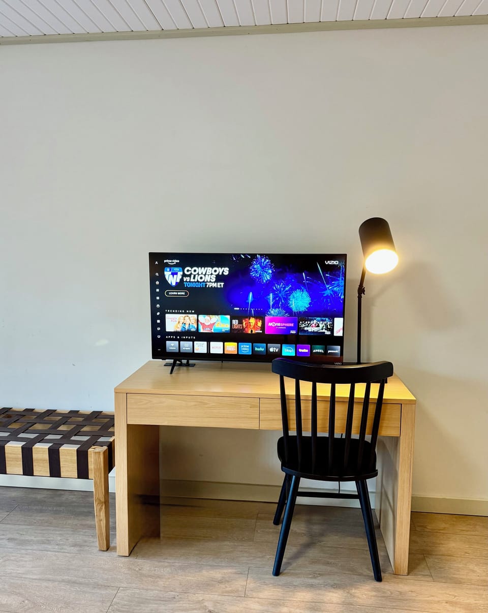 Grand Quadruple Room | Desk, free WiFi, bed sheets