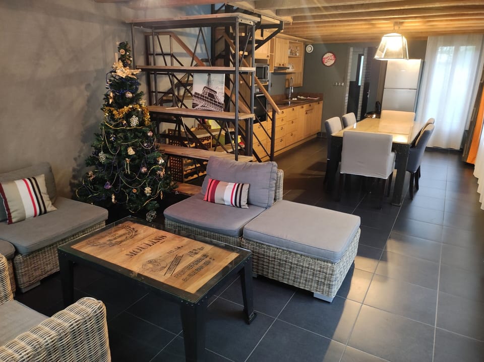 Standard House, Ensuite (L'Atelier) | Property grounds